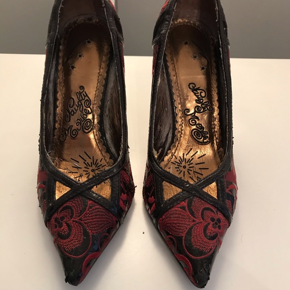 Naughty Monkey Heels - Picture 3 of 4